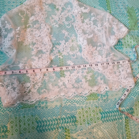 Short Cap Sleeve Lace Bolero - Picture 8 of 8